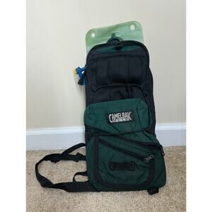 Vintage Camelbak Mule Green Hydration Pack Backpack w/ Bladder M.U.L.E. Hiking